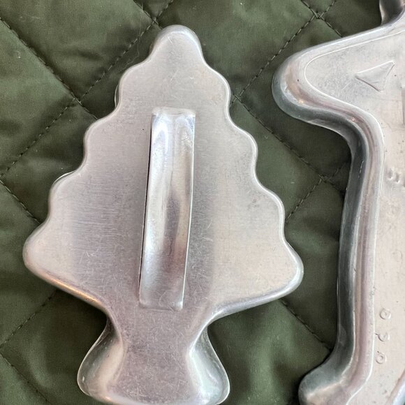 Vintage Aluminum Christmas Cookie Cutters (6) Great Condition Old Time Christmas - Picture 3 of 13